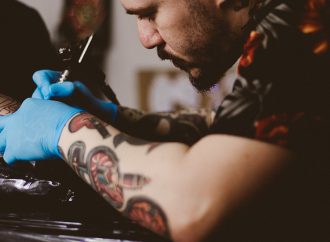Covery i usuwanie tatuażu